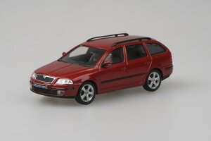 Skoda Octavia II Combi (2004) Red Flamenco Metallic