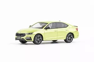 Škoda Octavia IV RS (2020) - Zelená Pistachio Metalíza