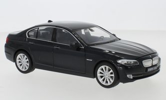 BMW 535i (F10), metalická černá
