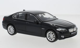 BMW 535i (F10), metalická čierna