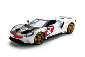 Ford GT Heritage 2021 - biela