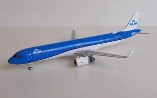 Airbus A321 neo KLM Royal Dutch Airlines "Braamvlinder / Peach Blossom" 