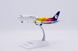 Boeing 737-500 Air Pacific