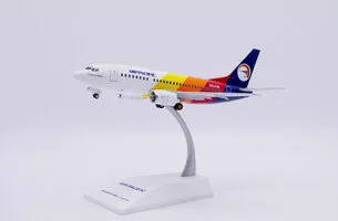 Boeing 737-500 Air Pacific