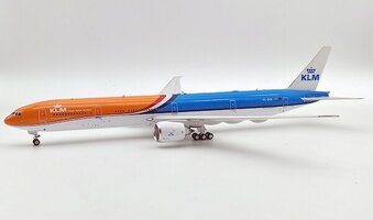 Boeing 777-300ER  Orange KLM orage Pride 