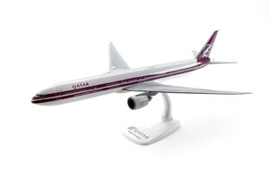 Boeing 777-300ER Qatar Airways "Retro"