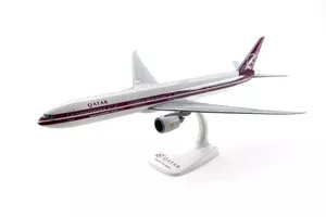 Boeing 777-300ER Qatar Airways "Retro"