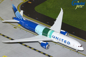 Boeing 787-9 Dreamliner United Airlines "The Future is SAF"