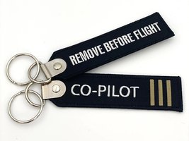 Klíčenka - originál - Remove Before Flight -Co-Pilot Stripes