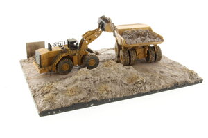 Weathered Set CAT 797 + CAT 994K - diorama