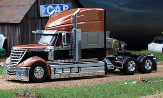 International Lonestar, metallic-orange/schwarz, 2010