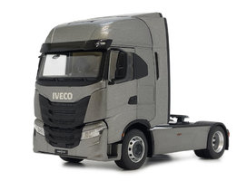 Iveco S-Way 4x2 sivá metalická