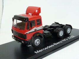 Mercedes NG 2232 red