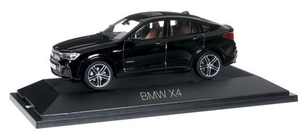 Auto BMW X4, black uni