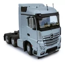 Mercedes-Benz Actros Streamspace 6x2 strieborná