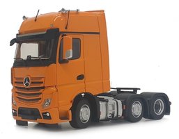 Mercedes-Benz Actros Gigaspace orange