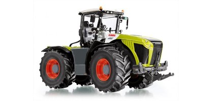 Claas Xerion 4500 wheel drive Heavy loads lightened for the farmer