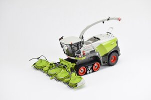 Claas Jaguar 990 TerraTrac with Orbis 750