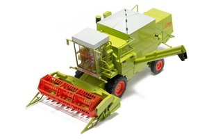 Claas Dominator 85 Harvester with Cabin