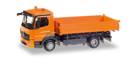 Mercedes-Benz Atego 3-way discharge skip