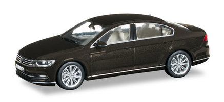 Auto VW Passat Limousine, black oak brown metallic