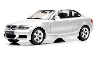 Auto BMW 135I COUPE (E82) Strieborné