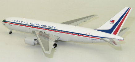 Boeing B767-200 China Airlines oc With Stand