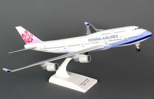 Boeing B747-400 China Airlines s podvozkom