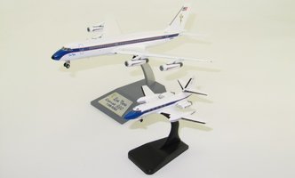 Convair 880 (22-2) N880EP with stand and Lockheed L-1329 JetStar with stand, Elvis Presley Limited Edition Collector`s Set 