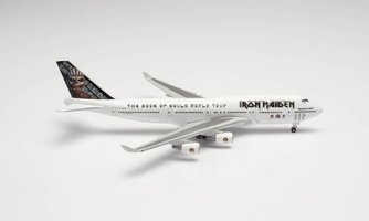 Boeing 747-400 Iron Maiden Ed Force One Book o Souls W.T. 16