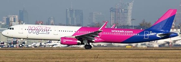 Airbus A321 Wizz Air  s Antenou