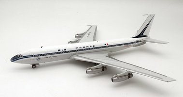 Boeing 707-300 Air France  with stand