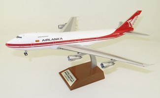 Boeing 747-200 AirLanka "King Tissa" with stand