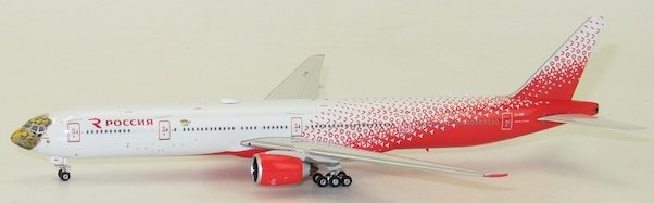 Boeing 777-300 Rossiya - "leopard nose painting"