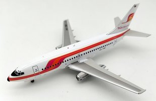 Boeing 737-200 Thai Airways International  So stojanom