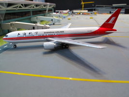 Aicraft  B767-300 Shanghai Airlines