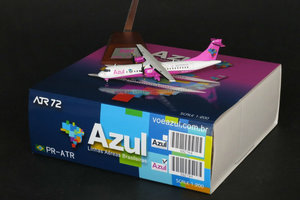 ATR72 AZUL Linhas Aéreas Brasileiras " Rosa " mit Standfuß