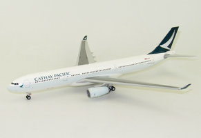 Airbus A330-300 Cathay Pacific so stojanom