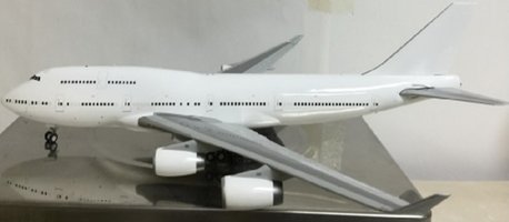 Boeing B747-400 Blank, RR Motoren mit Standfuß