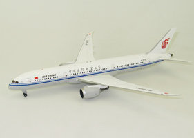 Boeing B787-9 Air China so stojanom 