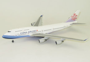 Boeing B747-400 China Airlines so stojanom