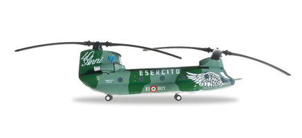 Der Hubschrauber Boeing Vertol CH-47C Chinook - EI 801, italienische Armee