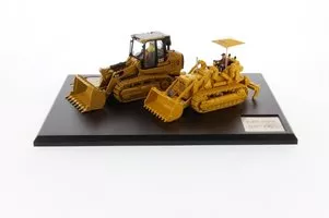 Limitovaný BOX- Evolution Series Cat 977D & Cat 963K