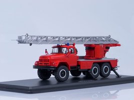 ZIL13 Feuerwehrauto mit Leiter AL-30
