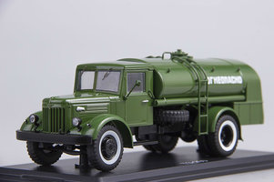 Military tanker truck,  MAZ-200