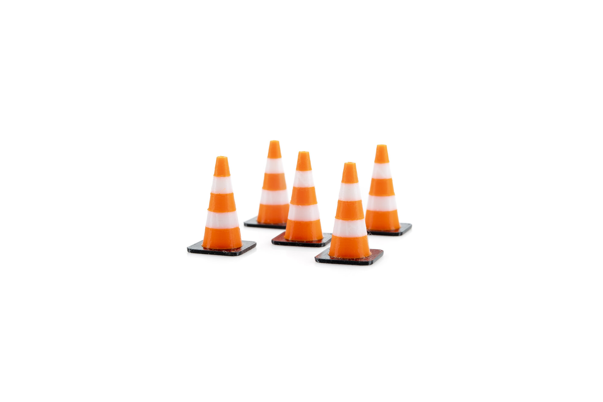 Set Of 5 Mini Traffic Cones For Scale Models – 1:32 Scale, Orange Plastic, Perfect For Dioramas & RC Tracks