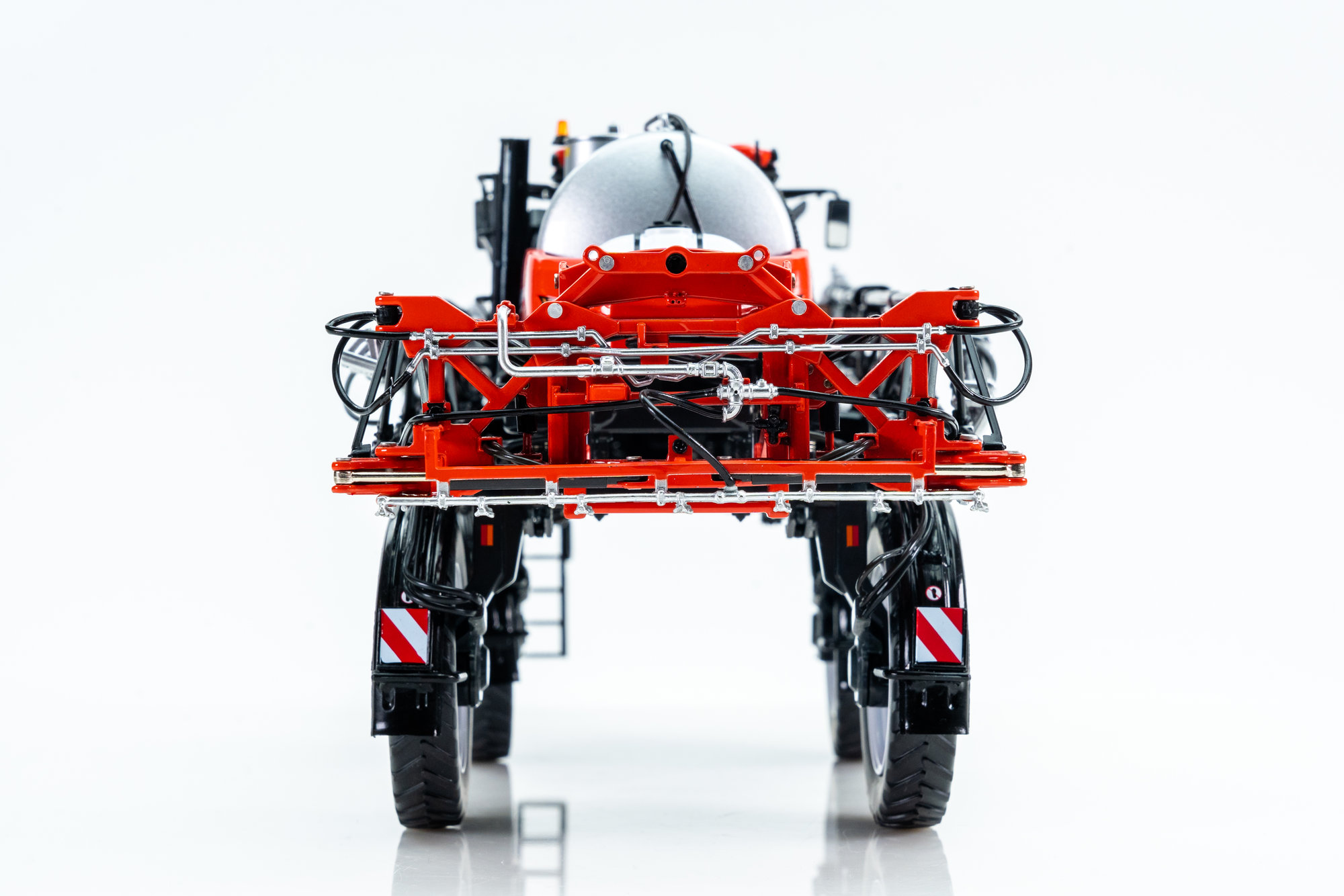 Un pulvérisateur automoteur pour Kuhn : Stronger 4036 Un pulvérisateur automoteur pour Kuhn : Stronger 4036
