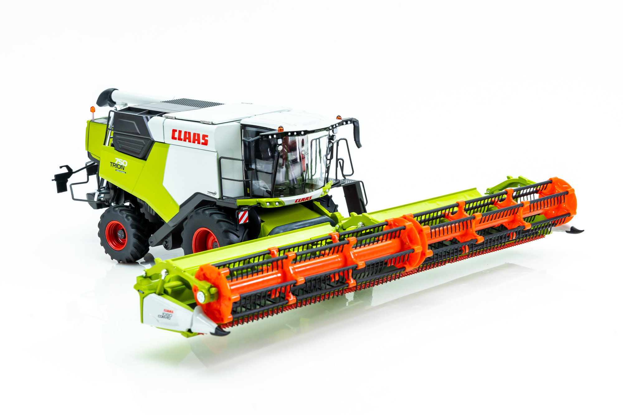WIKING, Moissonneuse-batteuse CLAAS Trion 750 Montana avec coupe CONVIO