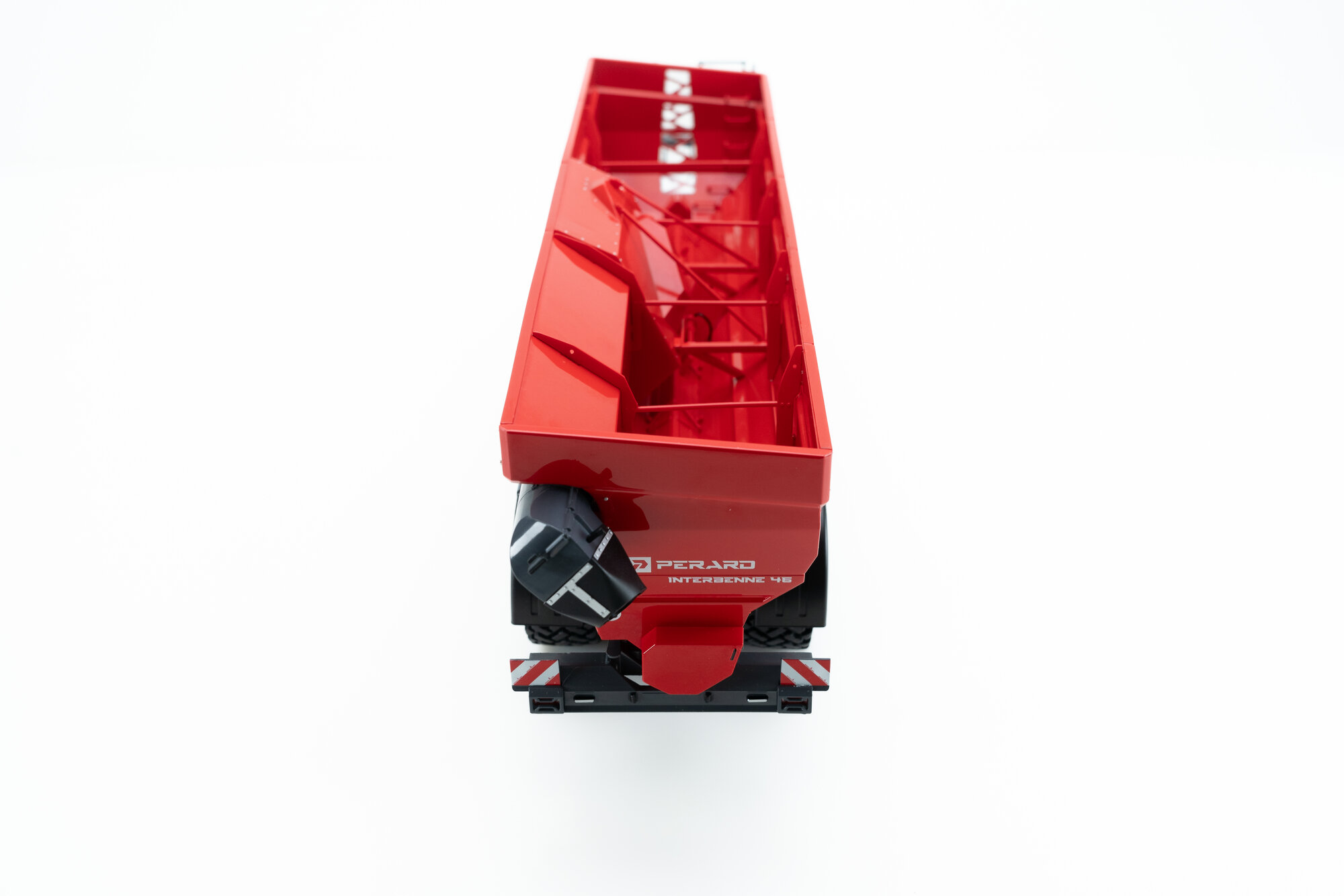 UNIVERSAL HOBBIES - PERARD Interbenne 46 Rouge - 1/32 - UH6699 - Neuf