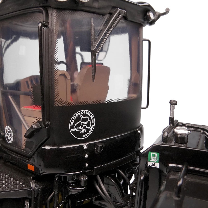 Case IH Quadtrac 715 - Black Beauty | Modelsnavigator.com